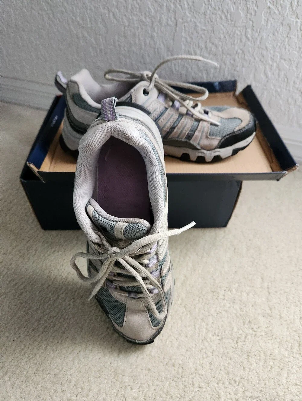 Womens Fila Day Hiker Athletic Shoe Size 8 Gray Purple Cream